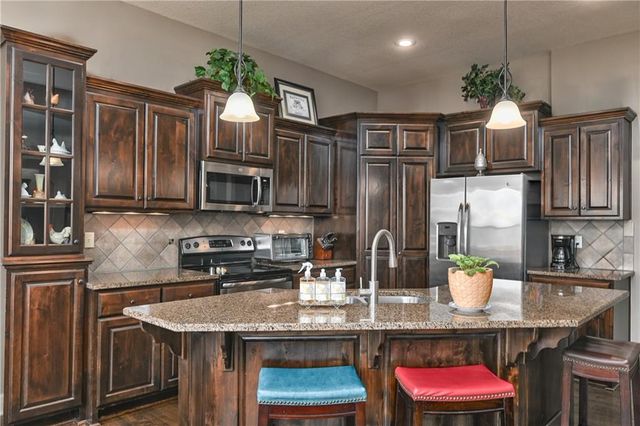 215 S Canyon Drive, Olathe, KS 66061