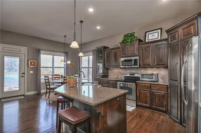 215 S Canyon Drive, Olathe, KS 66061