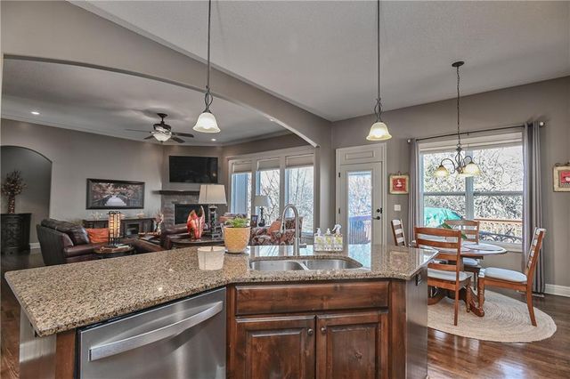 215 S Canyon Drive, Olathe, KS 66061