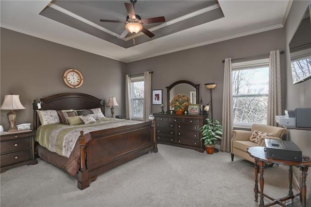 215 S Canyon Drive, Olathe, KS 66061