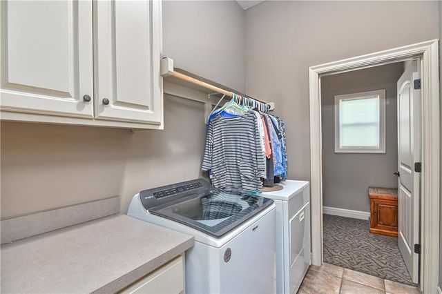 215 S Canyon Drive, Olathe, KS 66061