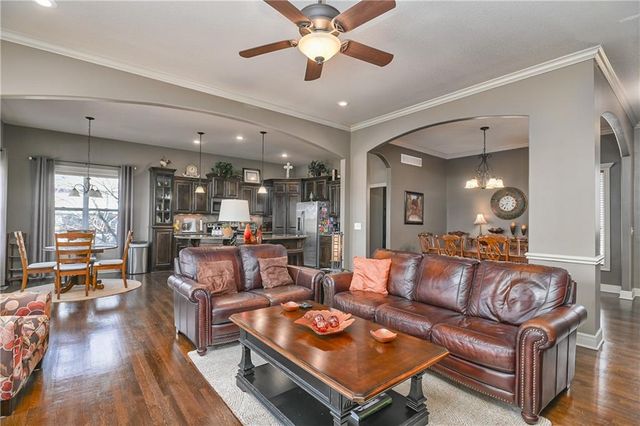 215 S Canyon Drive, Olathe, KS 66061