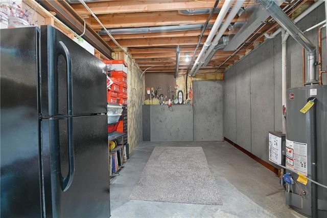 215 S Canyon Drive, Olathe, KS 66061