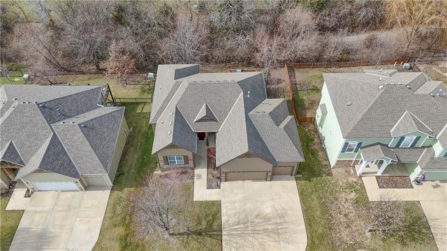 215 S Canyon Drive, Olathe, KS 66061
