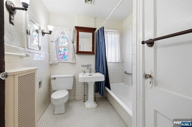 370 Demarest Avenue, Oradell, NJ 07649