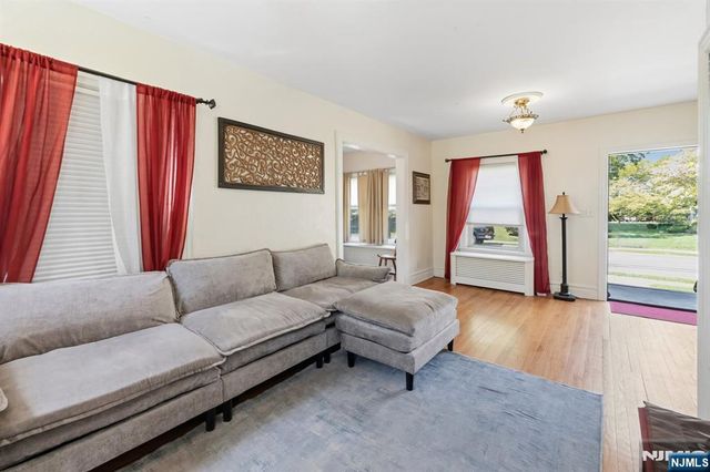 370 Demarest Avenue, Oradell, NJ 07649