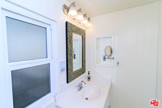 11250 Playa Street 106, Culver City, CA 90230