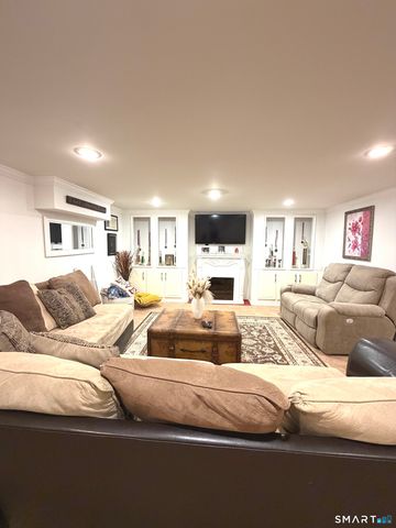 70 Webster Court, Newington, CT 06111
