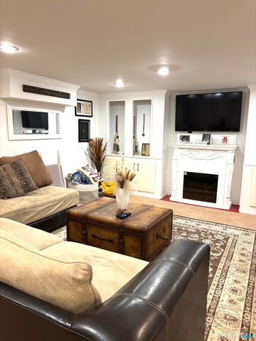 70 Webster Court, Newington, CT 06111
