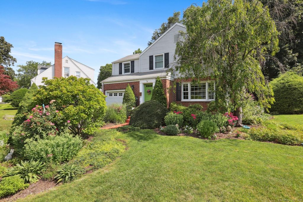 22 Concord Road, Danbury, CT 06810