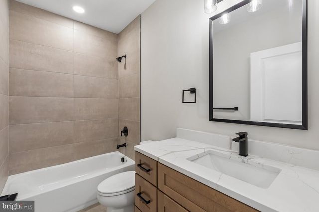 21 CHRISTMAN ST, Phoenixville, PA 19460