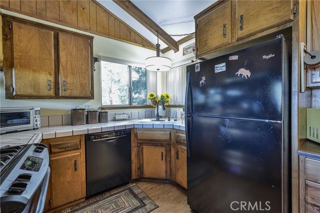 24694 Bernard, Crestline, CA 92325