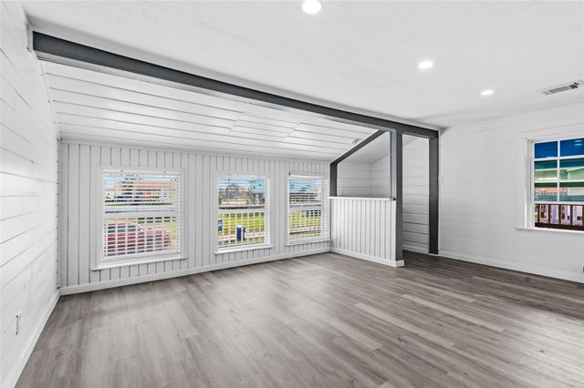 416 Seabean Street, Surfside Beach, TX 77541