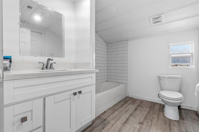 416 Seabean Street, Surfside Beach, TX 77541