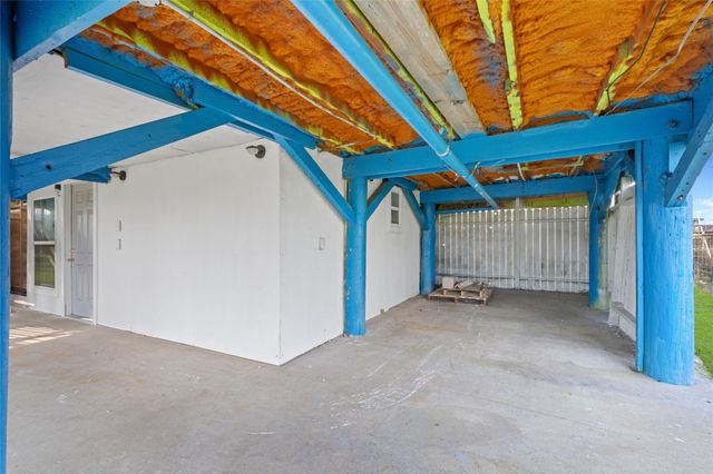 416 Seabean Street, Surfside Beach, TX 77541