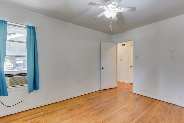 114 S 6th Street, Midlothian, TX 76065