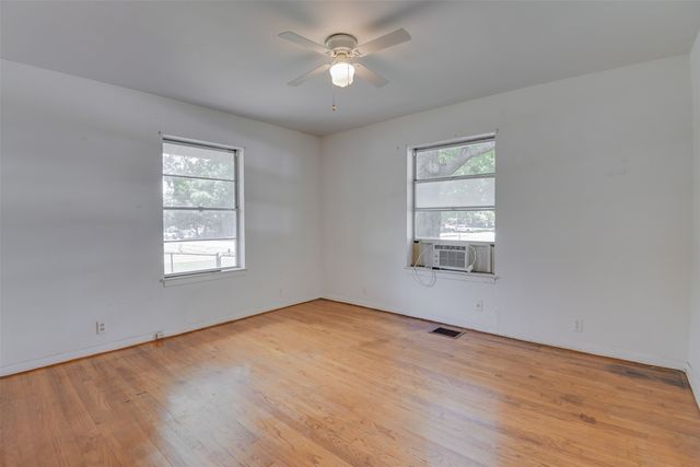 114 S 6th Street, Midlothian, TX 76065