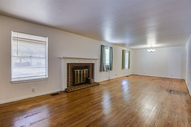 114 S 6th Street, Midlothian, TX 76065