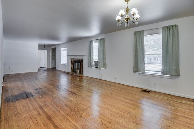 114 S 6th Street, Midlothian, TX 76065