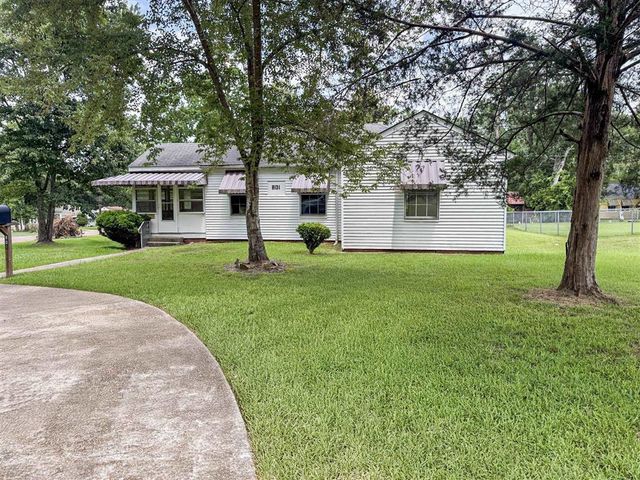 801 Kings Rd Road, Leesville, LA 71446