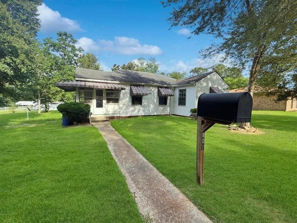 801 Kings Rd Road, Leesville, LA 71446