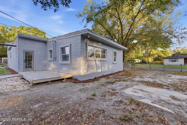 202 AZALEA Circle, Palatka, FL 32177