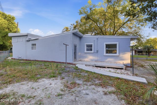 202 AZALEA Circle, Palatka, FL 32177