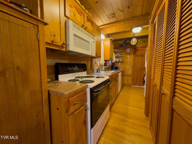 930 Preserve Way, Mountain City, TN 37683