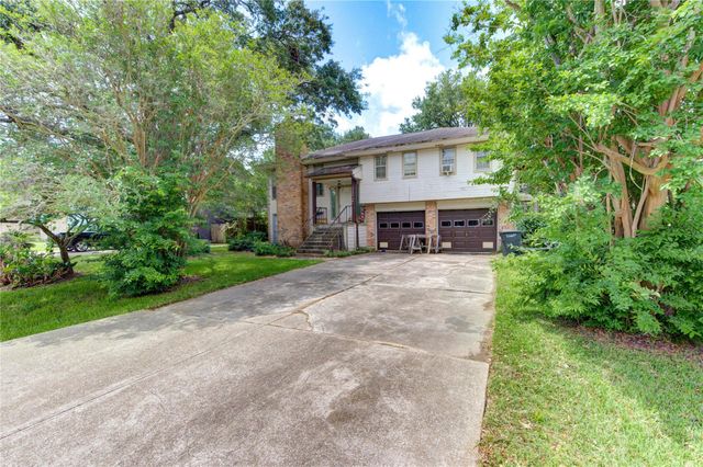 3528 Sunrise Drive, Shoreacres, TX 77571