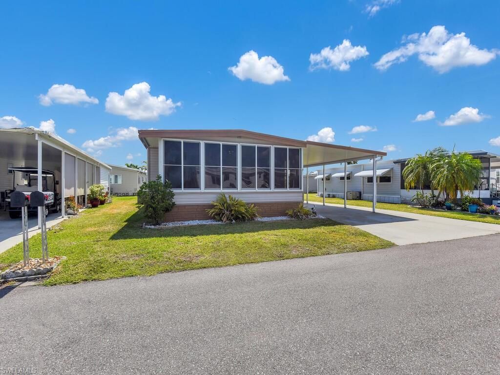 300 Shoreland DR, FORT MYERS, FL 33905 — photo 2