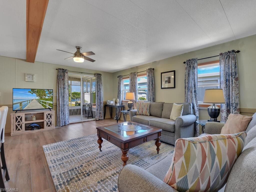 300 Shoreland DR, FORT MYERS, FL 33905 — photo 4