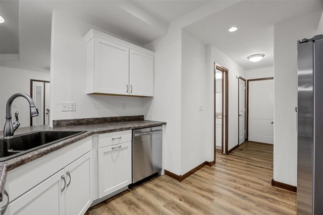 4320 Banar Avenue SW, Cedar Rapids, IA 52404