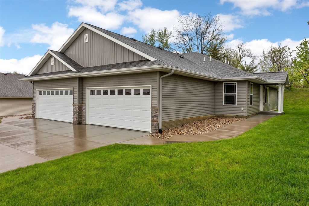 4320 Banar Avenue SW, Cedar Rapids, IA 52404