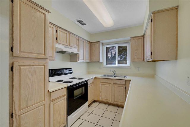 4357 Twain Dr, Olivehurst, CA 95961