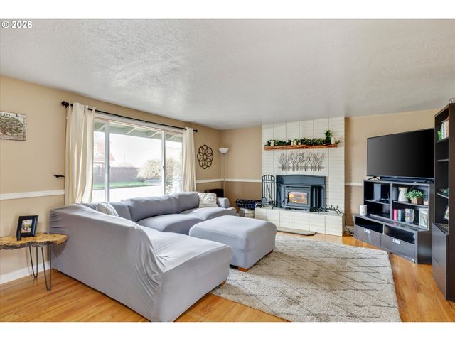 1173 Se ELM St, Hillsboro, OR 97123