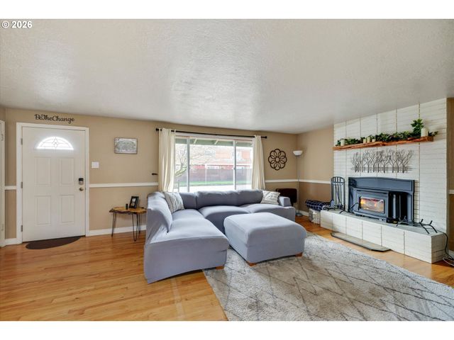 1173 Se ELM St, Hillsboro, OR 97123