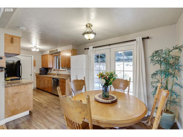 1173 Se ELM St, Hillsboro, OR 97123