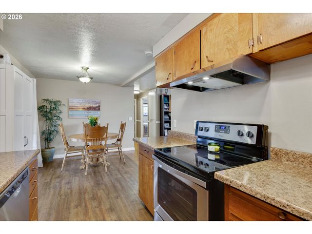 1173 Se ELM St, Hillsboro, OR 97123