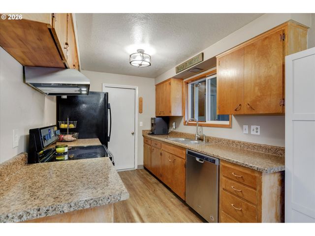 1173 Se ELM St, Hillsboro, OR 97123