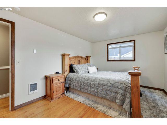 1173 Se ELM St, Hillsboro, OR 97123