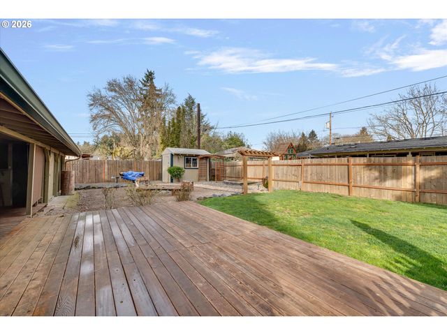 1173 Se ELM St, Hillsboro, OR 97123