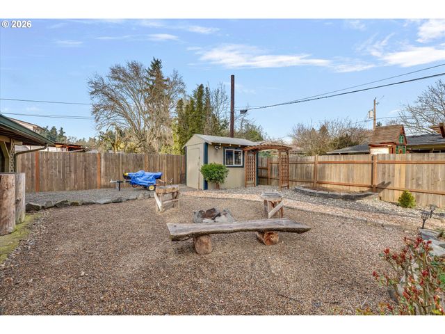 1173 Se ELM St, Hillsboro, OR 97123