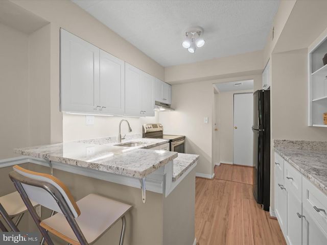 5627 HARPERS FARM RD #C, Columbia, MD 21044