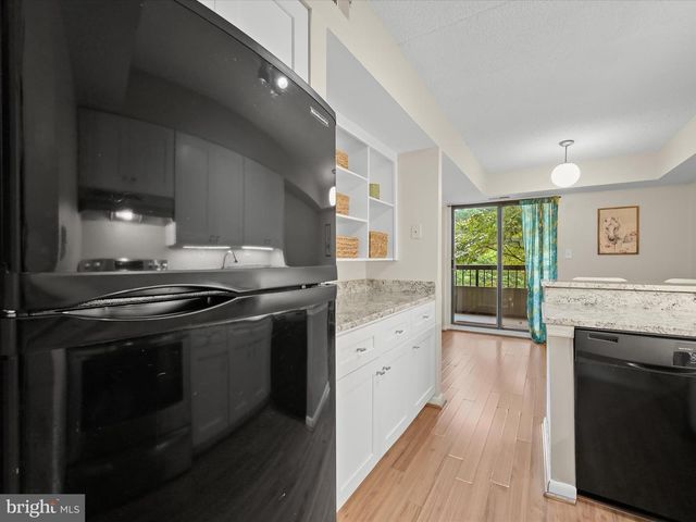 5627 HARPERS FARM RD #C, Columbia, MD 21044