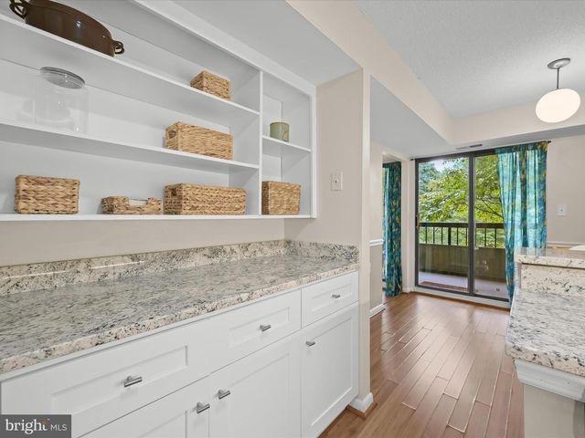 5627 HARPERS FARM RD #C, Columbia, MD 21044