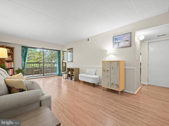5627 HARPERS FARM RD #C, Columbia, MD 21044