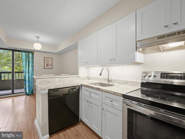 5627 HARPERS FARM RD #C, Columbia, MD 21044