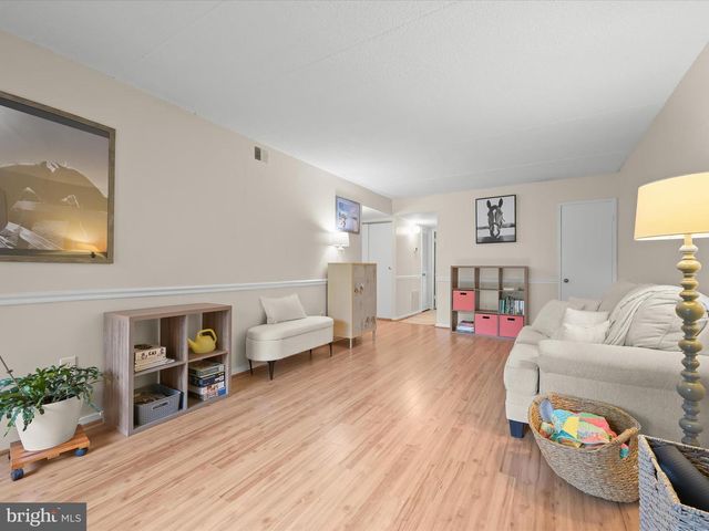 5627 HARPERS FARM RD #C, Columbia, MD 21044