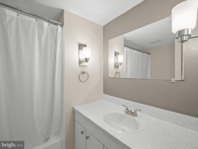 5627 HARPERS FARM RD #C, Columbia, MD 21044