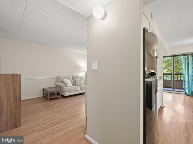 5627 HARPERS FARM RD #C, Columbia, MD 21044